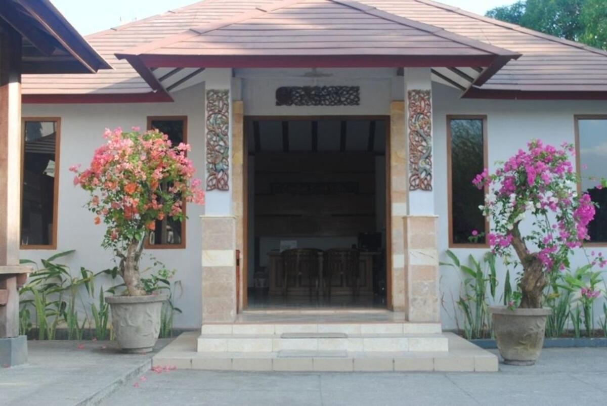 Lombok Beach Hotel Montongbuwoh Buitenkant foto