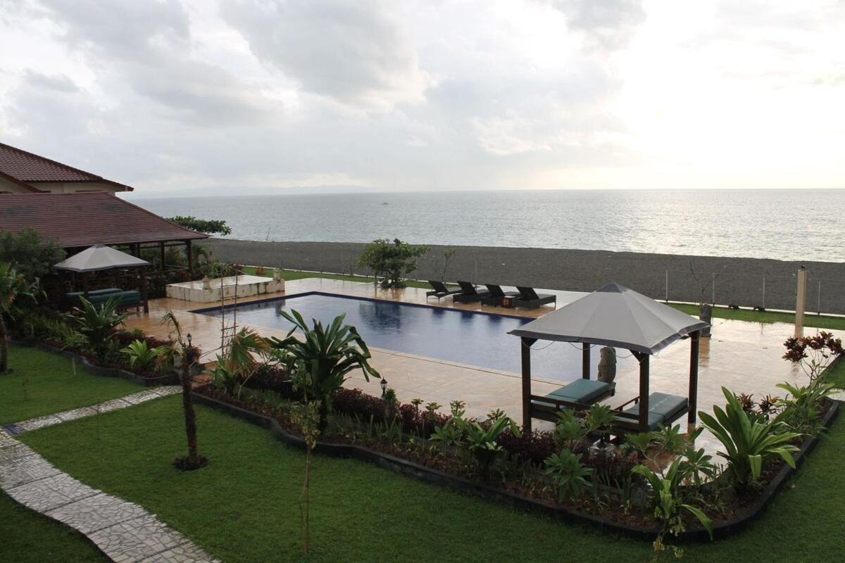 Lombok Beach Hotel Montongbuwoh Buitenkant foto